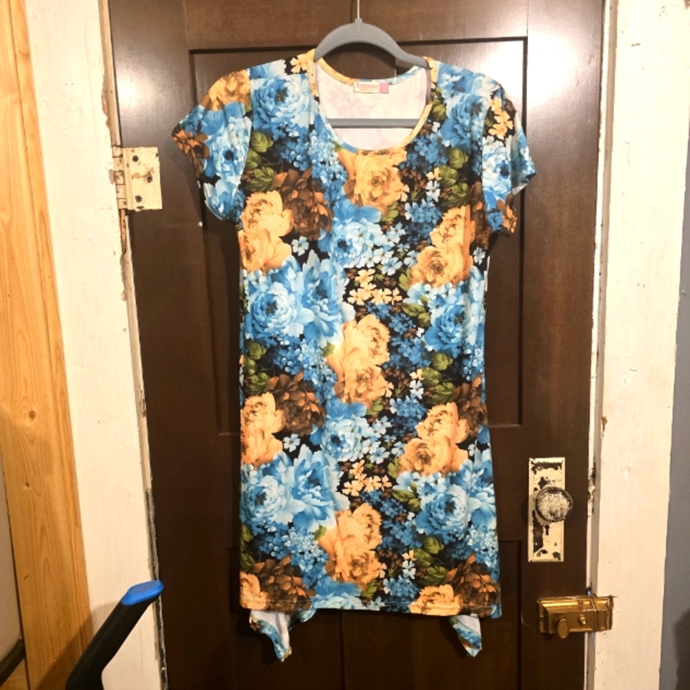 Exppozz floral tunic